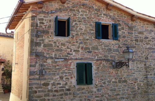 Montegonzi Apartment | Historic residence located in the Chianti slopes