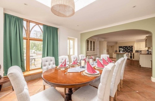 Windsor House | Historic River View Property in Windsor