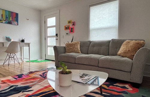 Depot Bench House | Historic- Ruby Bungalow- private