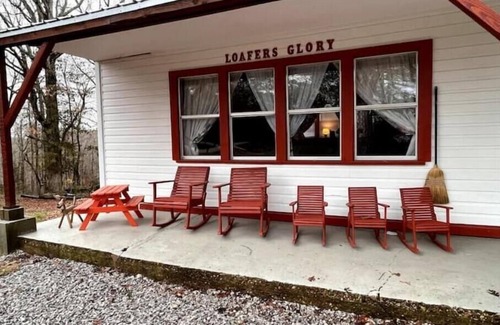Marshall House | Historic Schoolhouse Near The Buffalo River
