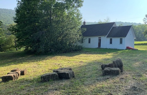 Braintree House | Historic Schoolhouse in Rural Vermont Beauty Spot