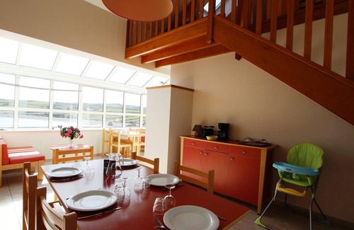 Digulleville Apartment | Historic semi-detached house with internet, pets allowed, parking