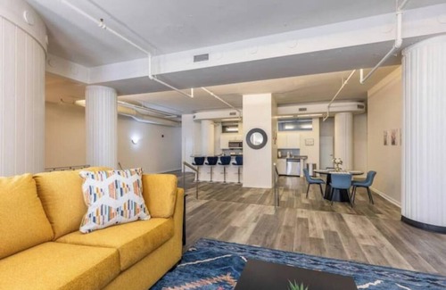 Wholesale District Apartment | Historic Spacious Luxe Suite - The Heart of Indy!