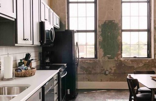 Old City Apartment | Historic Sterchi Loft on Gay St
