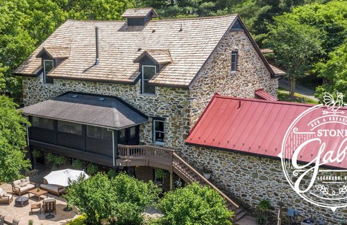 Blue Ridge House | Historic Stone Barn – Perfect for Gatherings!