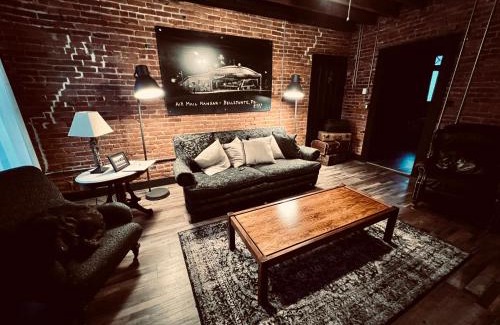 Bellefonte Apartment | Historic, Stylish Getaway 2 blocks from Waterfront
