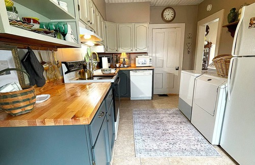 McGregor Apartment | Historic Victorian Apartment