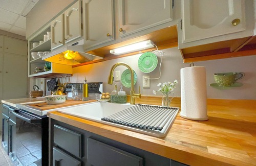 McGregor Apartment | Historic Victorian Apartment