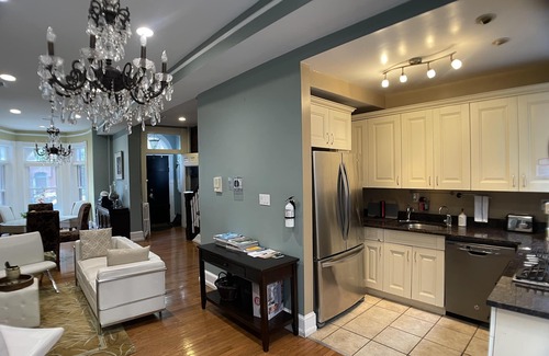 Shaw House | Historic Victorian Townhome - Walk to National Mall
