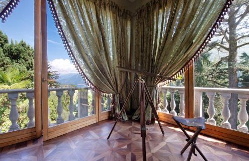 Dizzasco Villa | Historic Villa Argegno Como lake