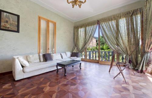 Dizzasco Villa | Historic Villa Argegno Como lake