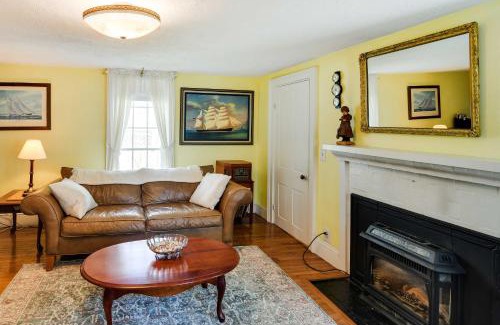 Warren Apartment | Historic Warren Vacation Rental Walk to Beaches!