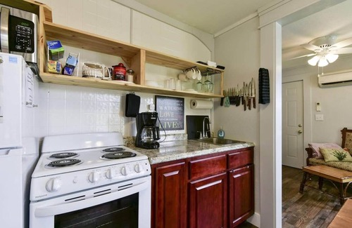 Rockaway Beach House | Historic Water Edge #6 - Lakeview