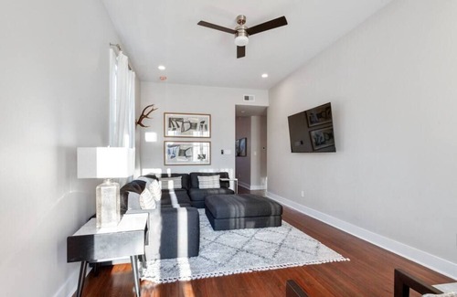 Faubourg Delassize House | Historical Charm with Modern Touch 5 Bedrooms 4 Bathrooms, Centrally Located
