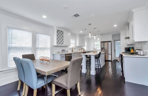Greater Heights House | Historical cozy home in the Houston Heights. Near Downtown, Midtown & Galleria.