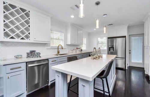 Greater Heights House | Historical cozy home in the Houston Heights. Near Downtown, Midtown & Galleria.