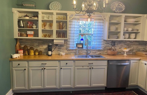 Clifton House | Historical getaway walking distance from the Pacolet river