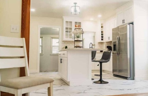 Meriden House | Historical House at 104
