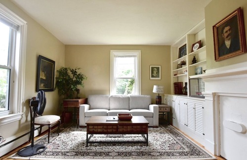 Topsham House | Historical New England 2Bedroom with 2 King beds Brick Building