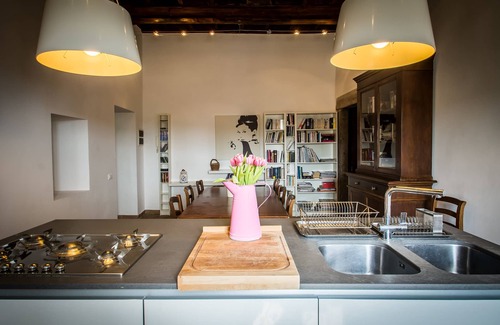 Lake Bracciano Apartment | Historical residence of the 1400s, in front of the Odescalchi Castle near Rome, lake and sea