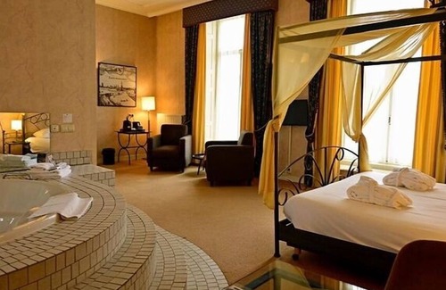 Leeuwarden Hotel | Historical Room Ideal for Cultural Explorers Near Fries Museum