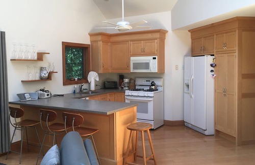 Montauk House | Hither Hills - Pristine Guest House on private estate; walk to beach.