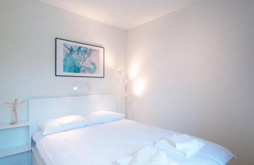 Hirslanden Apartment | HITrental Riesbach Apartments