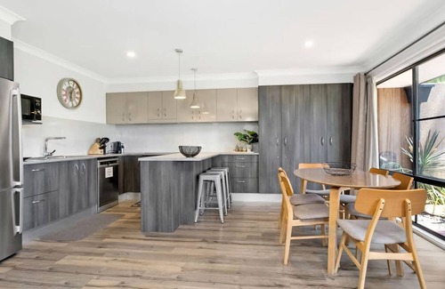 Salamander Bay House | Hitters Paradise Stay Play