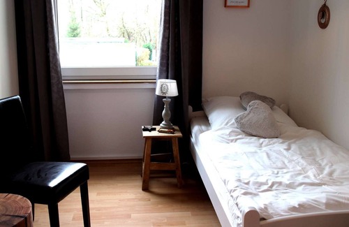 Hemer Apartment | HM01 cozy 3 room apartment with balcony and free WiFi in Hemer