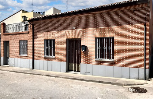 Madrigal de las Altas Torres House | Homerez - House in Madrigal de las Altas Torres