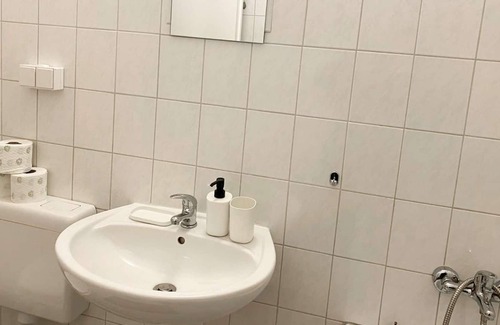 Stadtbezirk West Apartment | HÖ01 large apartment with dryer and washing machine