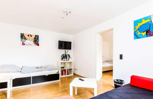 Nippes Apartment | HÖ01 large apartment with dryer and washing machine