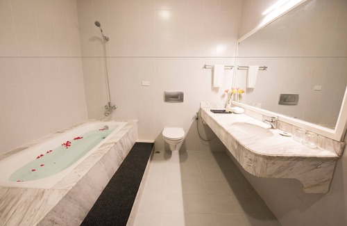 Hang Bai Hotel | Hoa Binh Hotel