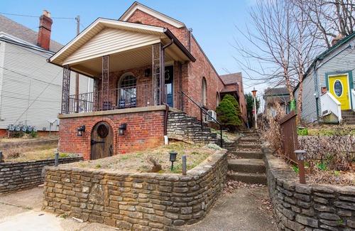 Clifton House | Hobbit House In The Ville!