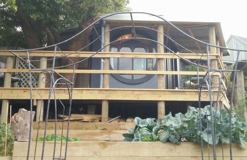 Waikino Cabin | Hobbit tree house in Waikino.