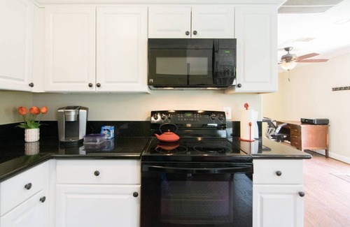 Southeast Houston Apartment | Hobby Apartment, 1 Mile to Hobby Airport