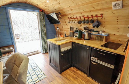 Keal Cotes Cottage | HOBHOLE, pet friendly, country holiday cottage in East Kirkby