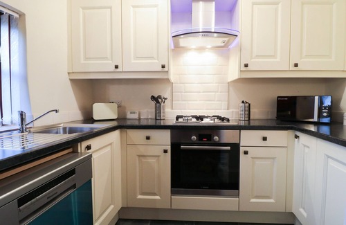 Ilkeston Cottage | Hobson's Cottage 10 Main Street
