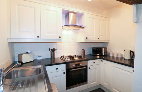 Ilkeston Cottage | Hobson's Cottage 10 Main Street