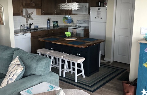 Carolina Beach Condo | Hogan's Place Oceanfront Offers Spectacular View and Completely Renovated Unit