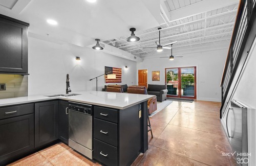 Fayetteville Condo | Hogs Hideaway On Dickson St.
