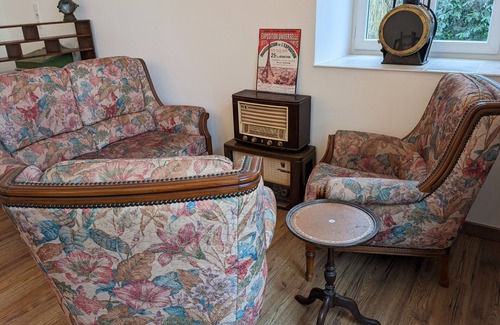 Laniscat Bed & Breakfast | "Hogwarts Express in the Inn of Mythical Trains