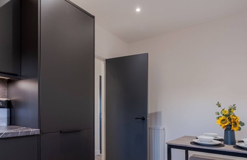 Aberdeen West End Apartment | Holburn Residence - SJA Stays - Modern 3 Bed