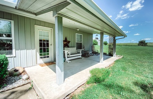 Stoutsville House | Holder House at Beautiful Mark Twain Lake.