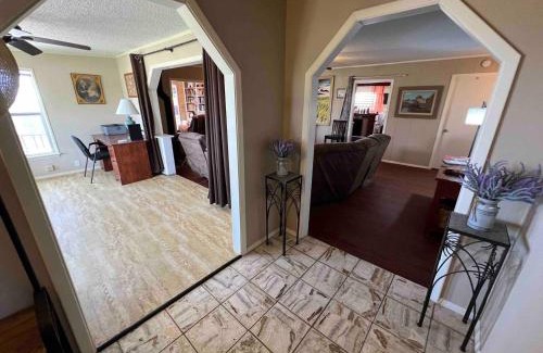 Columbus House | Hole in the Wall Getaway - USA Mexico Border Bed and Breakfast