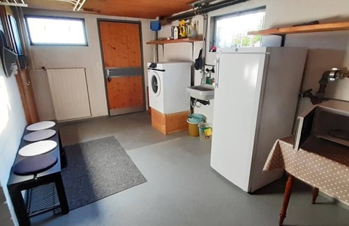 Reichenbach im Kandertal Ski Chalet | Holiday house Reichenbach im Kandertal for 1 - 6 persons with 3 bedrooms - Detached holiday house