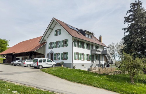 Kressbronn Apartment | Holiday Apartment "Neu" with Mountain View, Balcony and Wi-Fi