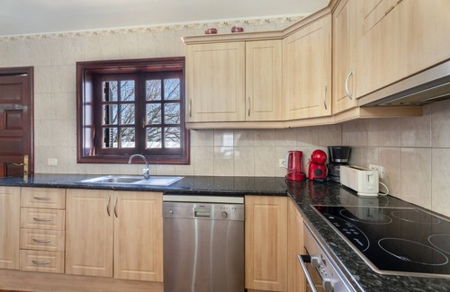 San Miguel de Abona Villa | Holiday Accommodation "3-Bedroom Villa in Golf del Sur"