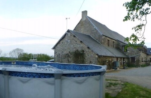 Saint-Martin-des-Besaces House | Holiday Accommodation in Normandy, France Part of a 14th Century Chateau