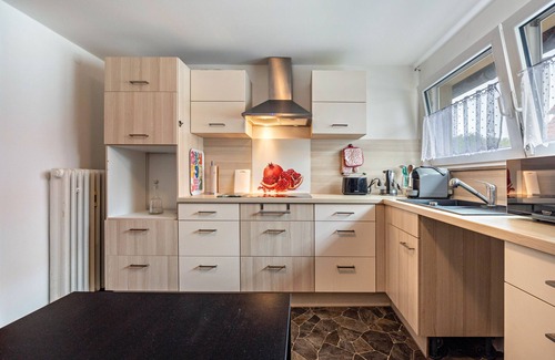Bad Meinberg Apartment | Holiday Apartment 'Greenstay' with Wi-Fi